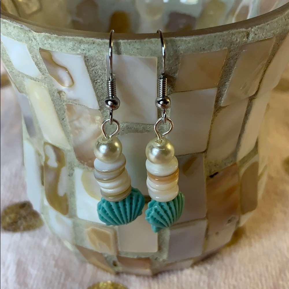 Pearl and shell dangle earrings